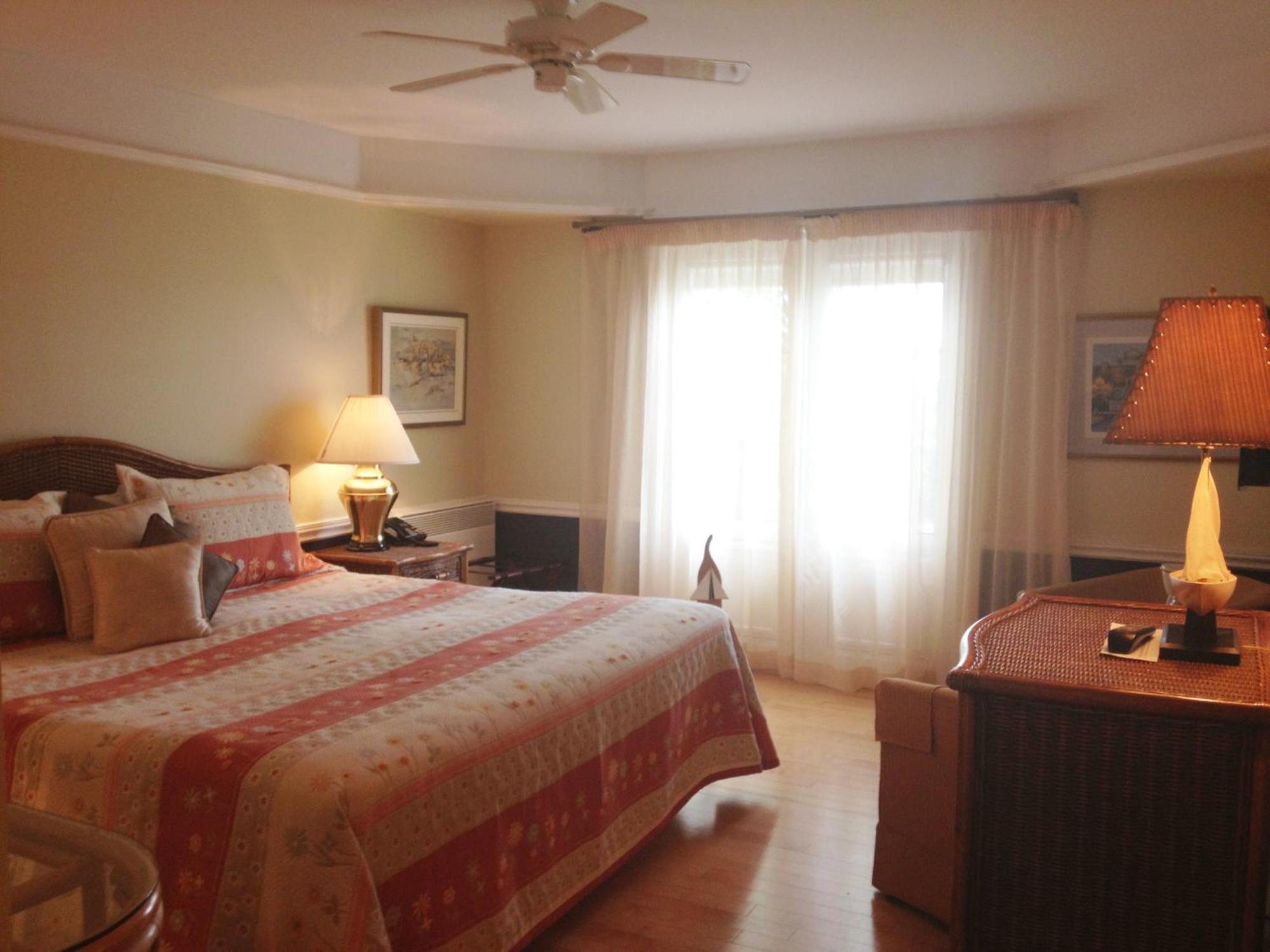 Goeliche Hotel Et Appartement Saint-Laurent-de-l'ile d'Orleans Quarto foto