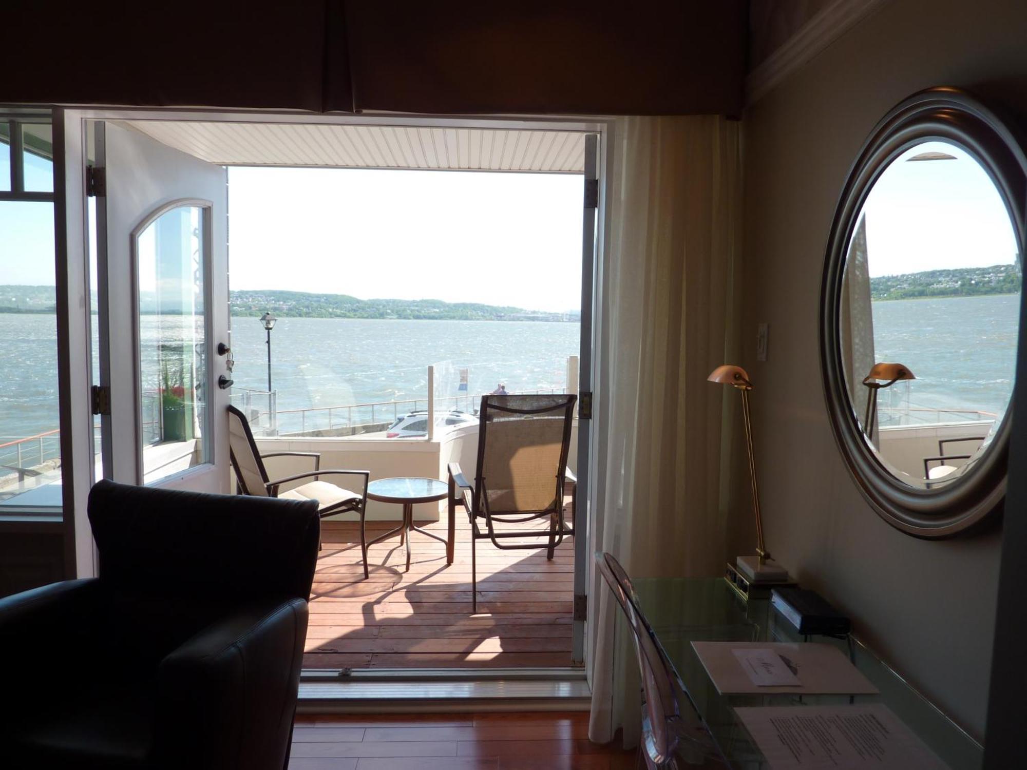 Goeliche Hotel Et Appartement Saint-Laurent-de-l'ile d'Orleans Quarto foto