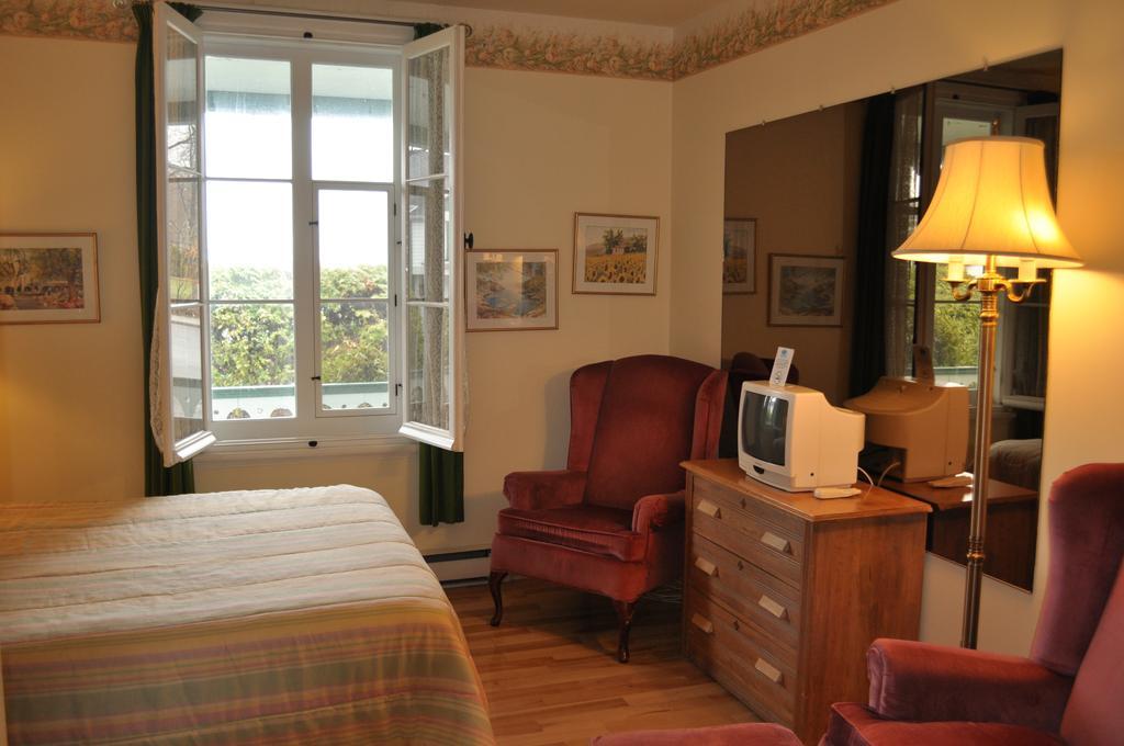 Goeliche Hotel Et Appartement Saint-Laurent-de-l'ile d'Orleans Quarto foto