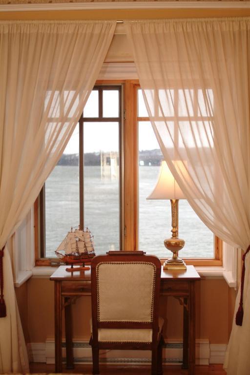 Goeliche Hotel Et Appartement Saint-Laurent-de-l'ile d'Orleans Quarto foto